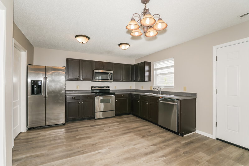 2,200/Mo, 8234 Gathering Cir Indianapolis, IN 46259 Kitchen View