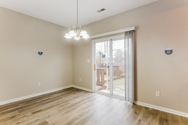 2,010/Mo, 4650 Whitview Ln Indianapolis, IN 46237 Dining Room View