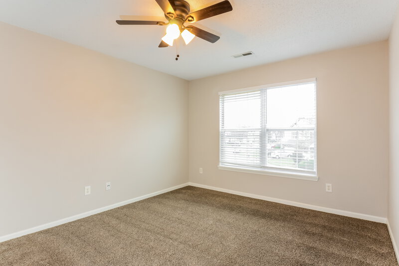 2,010/Mo, 4650 Whitview Ln Indianapolis, IN 46237 Main Bedroom View