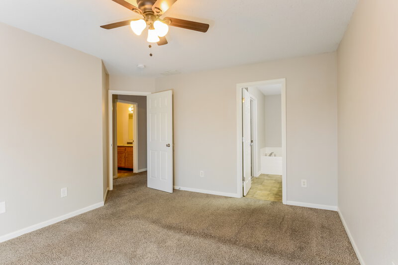 2,010/Mo, 4650 Whitview Ln Indianapolis, IN 46237 Main Bedroom View 2