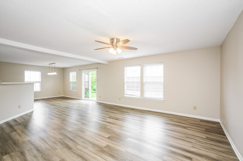 1,985/Mo, 9454 W Canoe Trl Pendleton, IN 46064 Living Room View 2