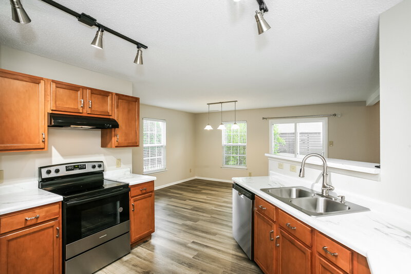 1,985/Mo, 9454 W Canoe Trl Pendleton, IN 46064 Kitchen View