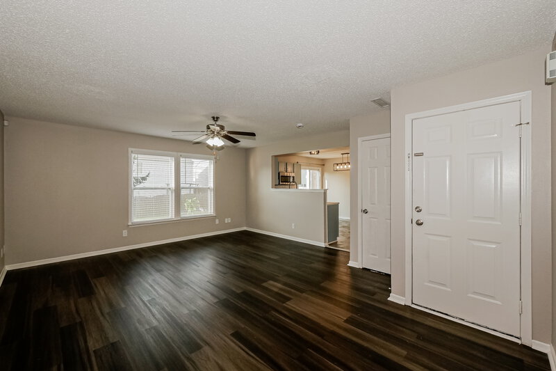 1,755/Mo, 9676 W Constellation Dr Pendleton, IN 46064 Living Room View