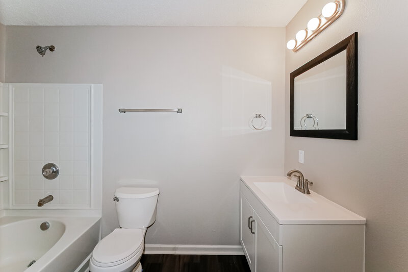 1,755/Mo, 9676 W Constellation Dr Pendleton, IN 46064 Main Bathroom View