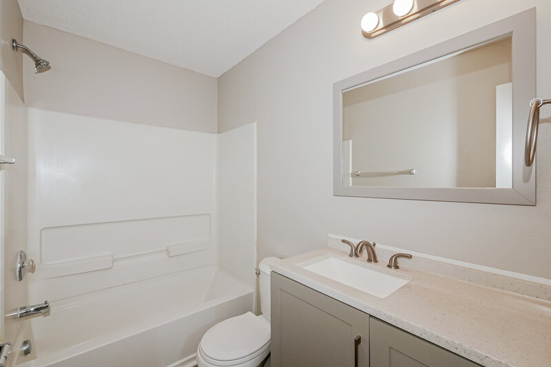 1,755/Mo, 9676 W Constellation Dr Pendleton, IN 46064 Bathroom View