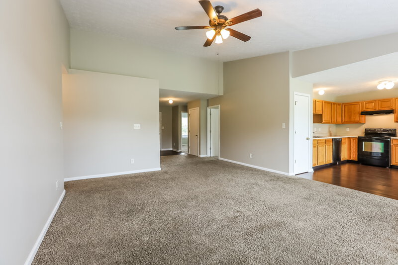 1,950/Mo, 1083 Pine Ridge Way Brownsburg, IN 46112 Living Room View 2