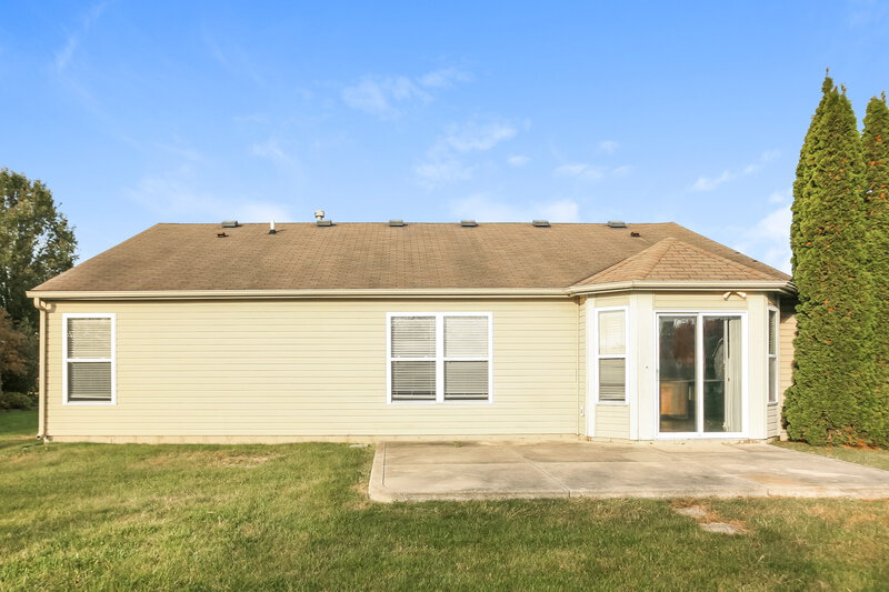 2,155/Mo, 1083 Pine Ridge Way Brownsburg, IN 46112 Rear View