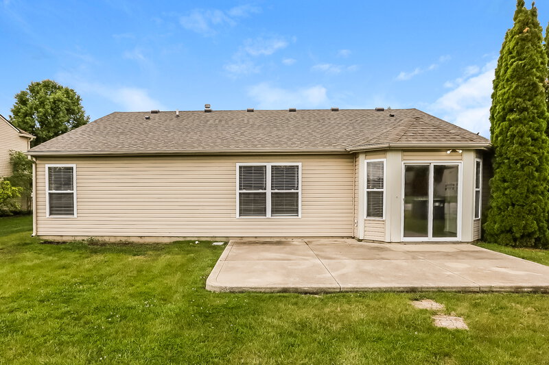 1,950/Mo, 1083 Pine Ridge Way Brownsburg, IN 46112 Rear View
