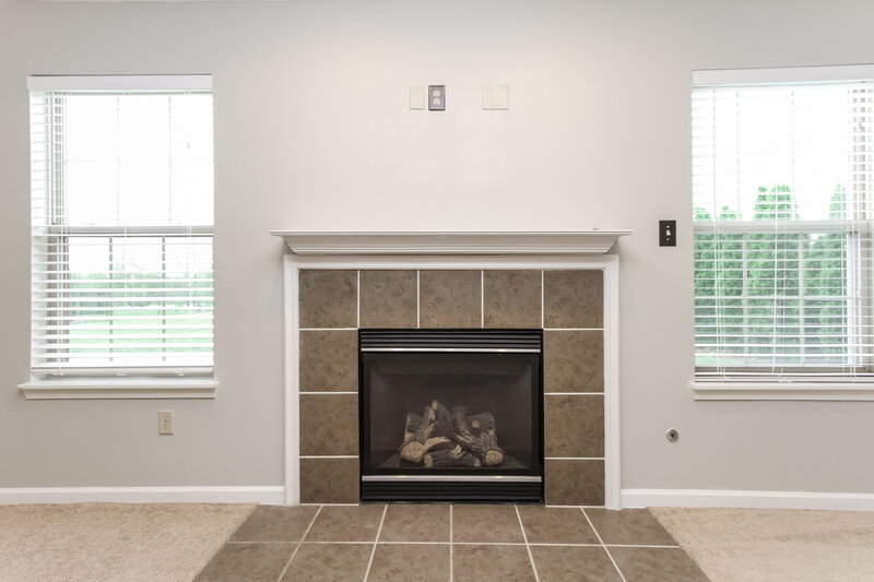 2,245/Mo, 7764 Shasta Dr Indianapolis, IN 46217 Living Room View