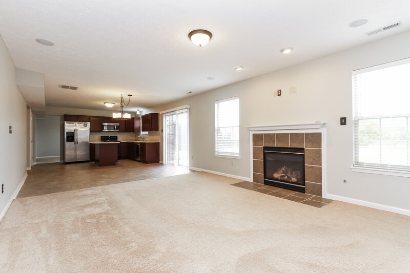 2,245/Mo, 7764 Shasta Dr Indianapolis, IN 46217 Living Room View 2
