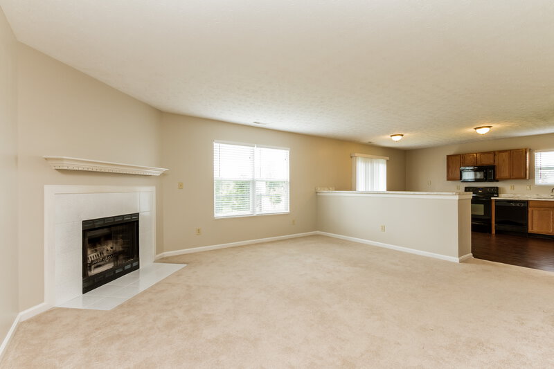 1,680/Mo, 10186 Buell Dr Avon, IN 46123 Living Room View