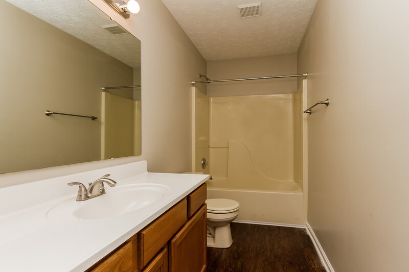 1,880/Mo, 10186 Buell Dr Avon, IN 46123 Master Bathroom View