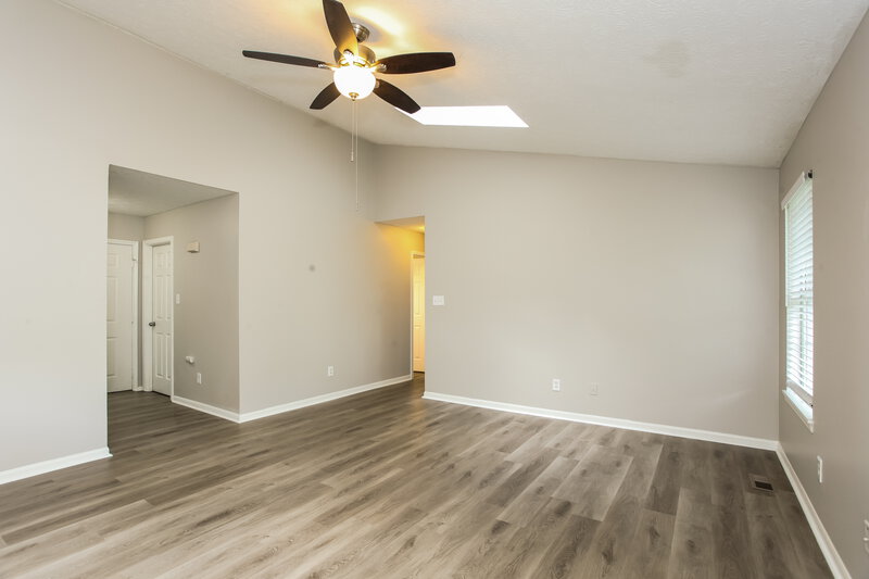 1,895/Mo, 7825 Jaclyn Dr Indianapolis, IN 46237 Living Room View 2