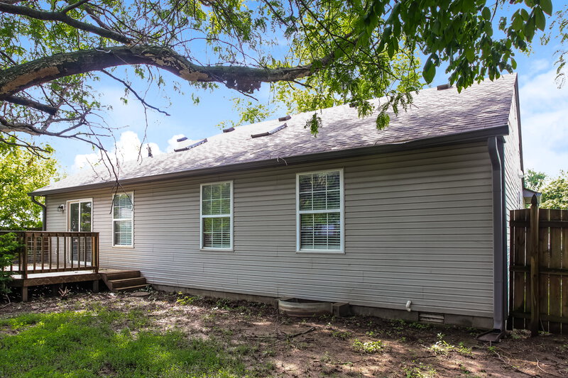 1,895/Mo, 7825 Jaclyn Dr Indianapolis, IN 46237 Rear View 2
