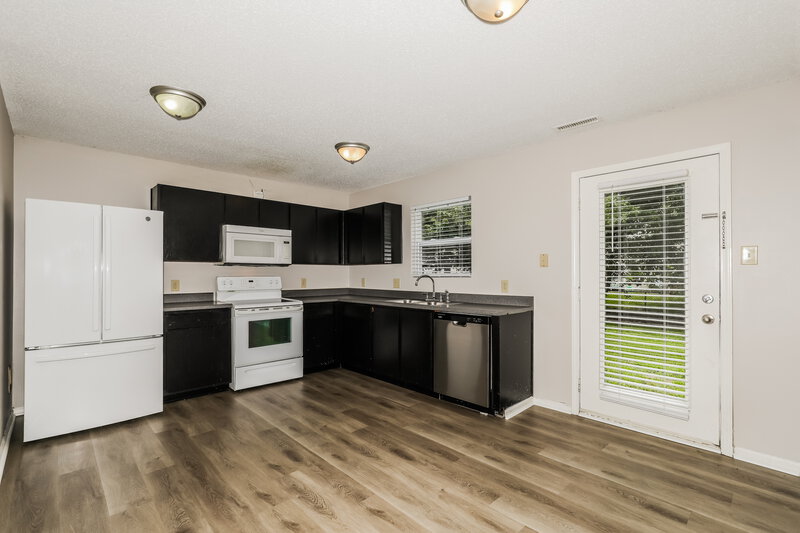 1,780/Mo, 9205 Middlebury Way Camby, IN 46113 Kitchen View