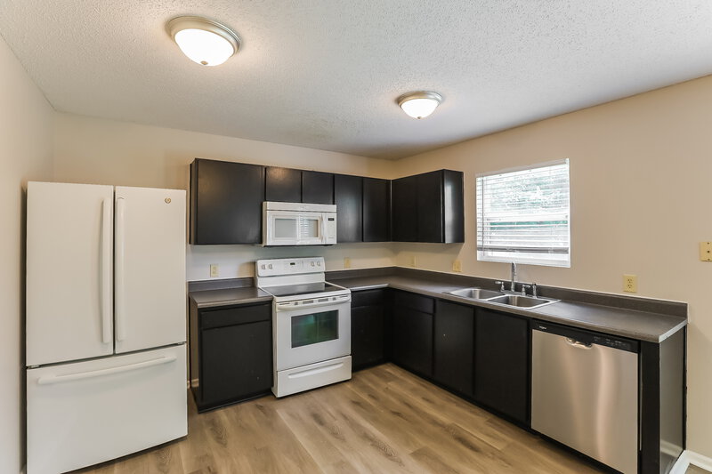 1,760/Mo, 9205 Middlebury Way Camby, IN 46113 Kitchen View
