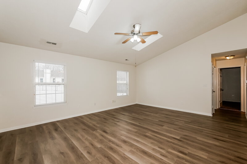 1,735/Mo, 8406 Southern Springs Way Indianapolis, IN 46237 Living Room View