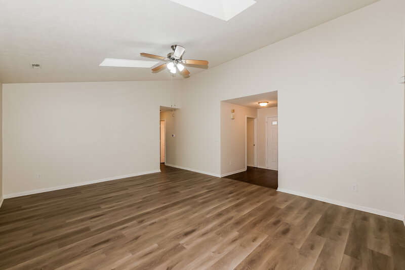 1,735/Mo, 8406 Southern Springs Way Indianapolis, IN 46237 Living Room View 2