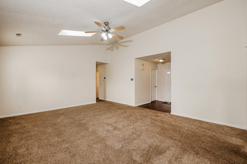 1,610/Mo, 8406 Southern Springs Way Indianapolis, IN 46237 Living Room View 4