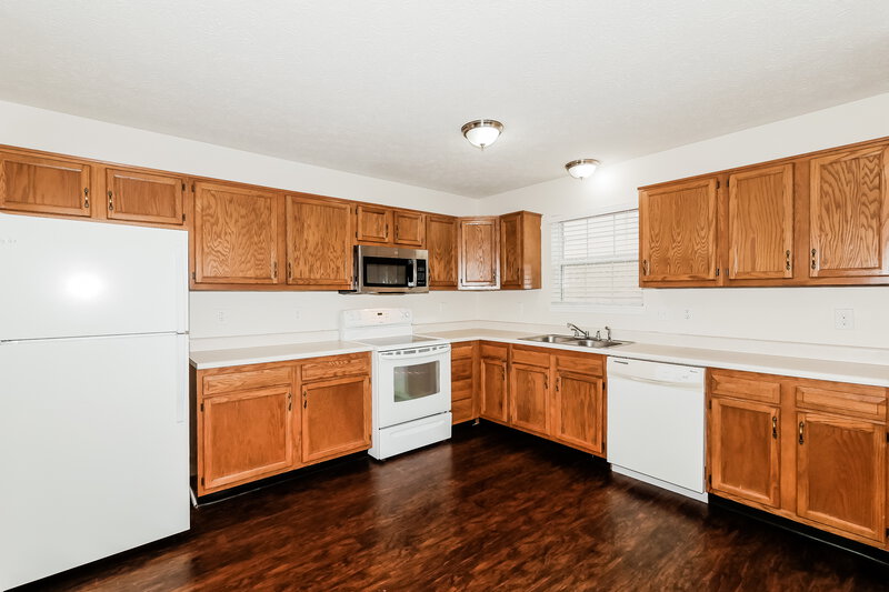 1,735/Mo, 8406 Southern Springs Way Indianapolis, IN 46237 Kitchen View