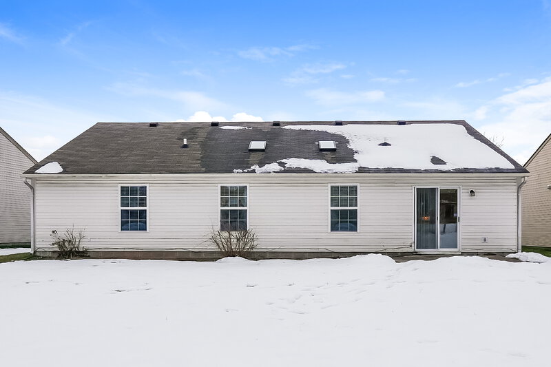 1,735/Mo, 8406 Southern Springs Way Indianapolis, IN 46237 Rear View