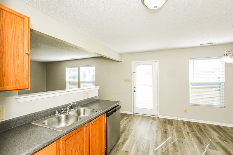 1,740/Mo, 3115 Black Forest Ln Indianapolis, IN 46239 Kitchen View 2