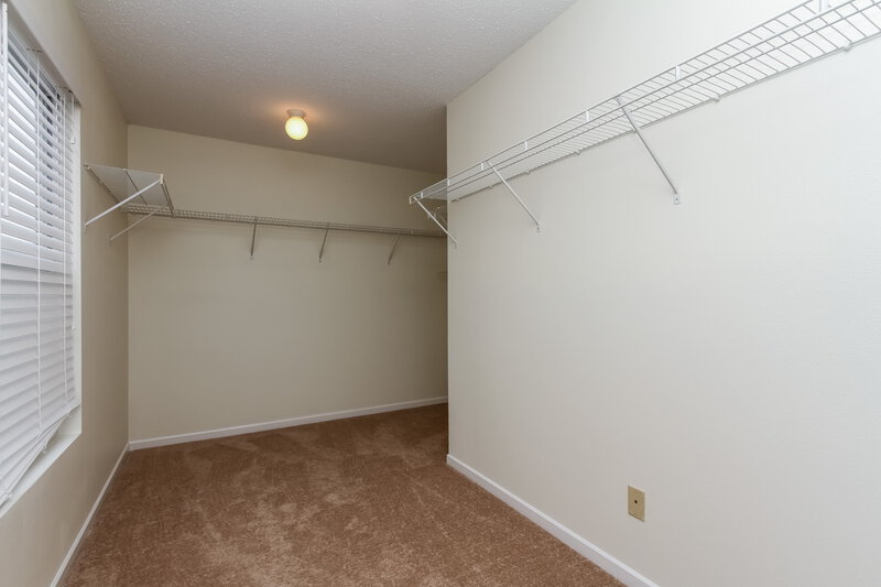 1,515/Mo, 3115 Black Forest Ln Indianapolis, IN 46239 Walk In Closet View
