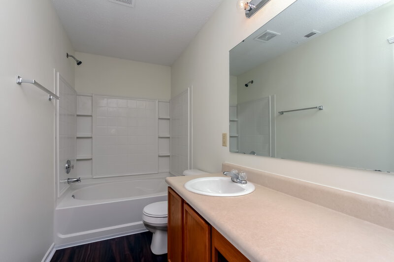 1,515/Mo, 3115 Black Forest Ln Indianapolis, IN 46239 Bathroom View