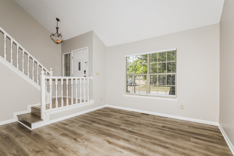 2,020/Mo, 2917 Sunnyfield Ct Indianapolis, IN 46228 Living Room View 2