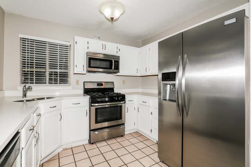 2,020/Mo, 2917 Sunnyfield Ct Indianapolis, IN 46228 Kitchen View