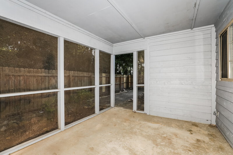2,020/Mo, 2917 Sunnyfield Ct Indianapolis, IN 46228 Sun Room View
