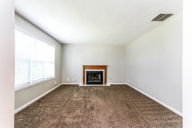 1,960/Mo, 5294 Ivy Hill Dr Carmel, IN 46033 Family Room View 2