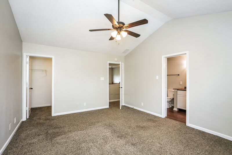 2,015/Mo, 5294 Ivy Hill Dr Carmel, IN 46033 Main Bedroom View 2