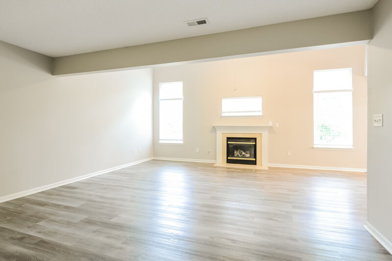 2,120/Mo, 5904 Minden Dr Indianapolis, IN 46221 Living Room View