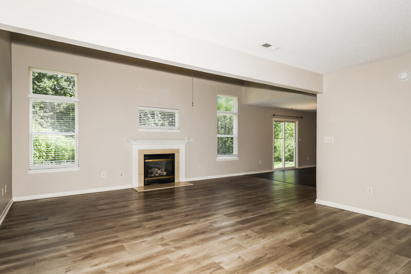 2,060/Mo, 5904 Minden Dr Indianapolis, IN 46221 Living Room View
