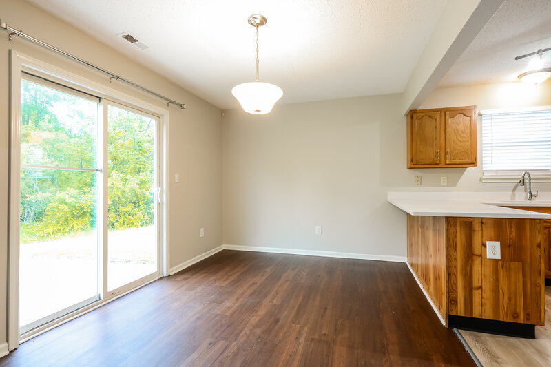 2,120/Mo, 5904 Minden Dr Indianapolis, IN 46221 Dining Room View