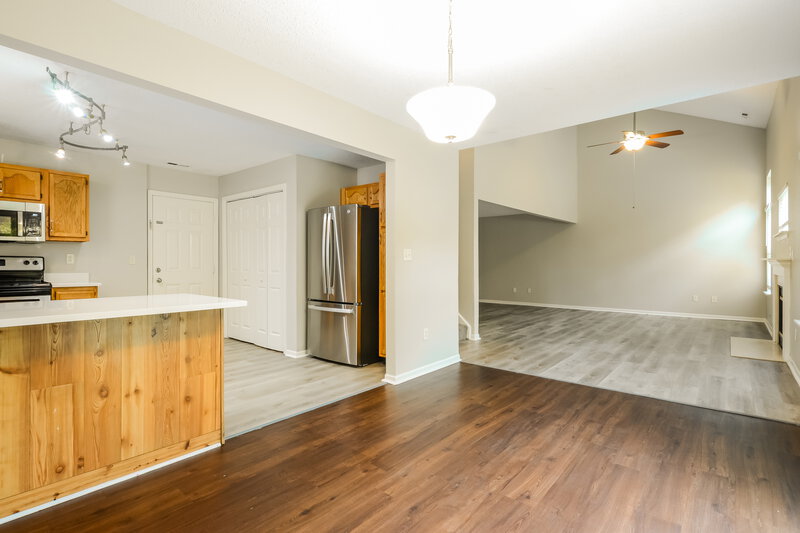 2,120/Mo, 5904 Minden Dr Indianapolis, IN 46221 Dining Room View 2