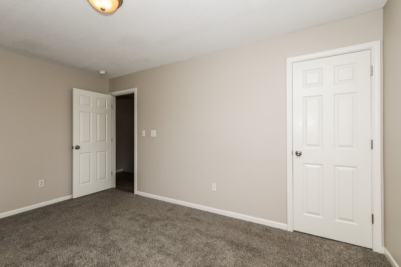 2,060/Mo, 5904 Minden Dr Indianapolis, IN 46221 Main Bedroom View