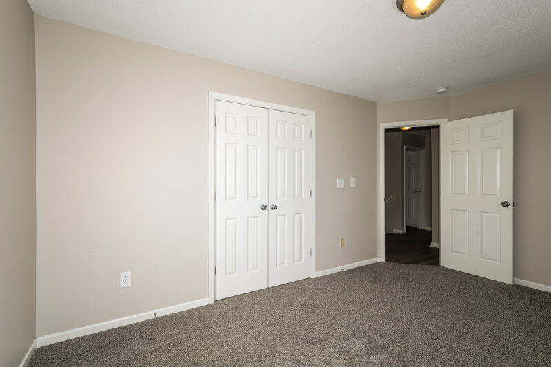 2,060/Mo, 5904 Minden Dr Indianapolis, IN 46221 Bedroom View