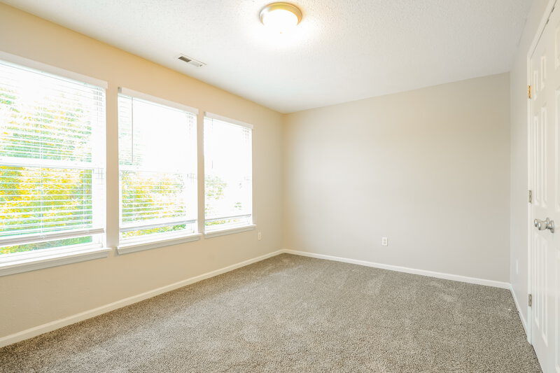 2,120/Mo, 5904 Minden Dr Indianapolis, IN 46221 Bedroom View