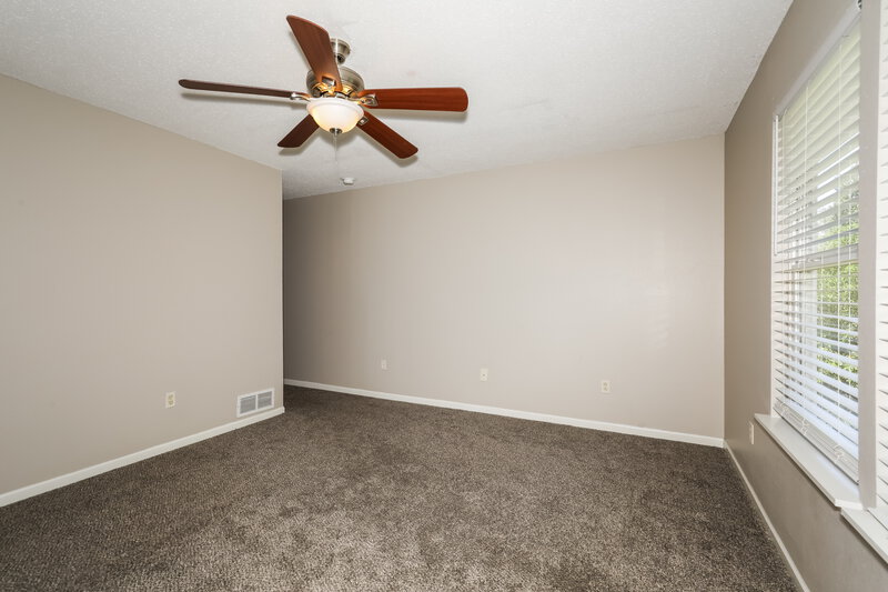 2,060/Mo, 5904 Minden Dr Indianapolis, IN 46221 Bedroom View 3