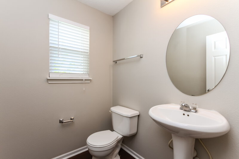 1,650/Mo, 5904 Minden Dr Indianapolis, IN 46221 Powder Room View