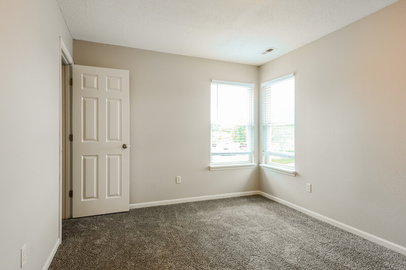 2,120/Mo, 5904 Minden Dr Indianapolis, IN 46221 Bedroom View 3