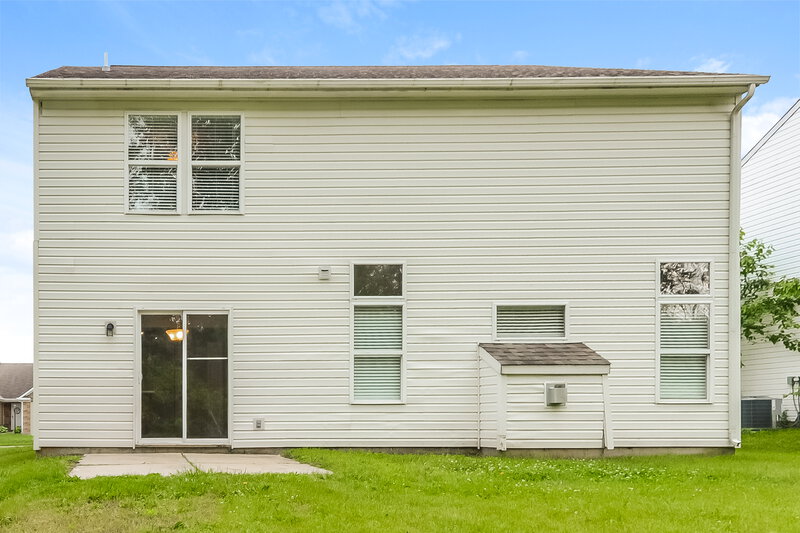2,120/Mo, 5904 Minden Dr Indianapolis, IN 46221 Rear View