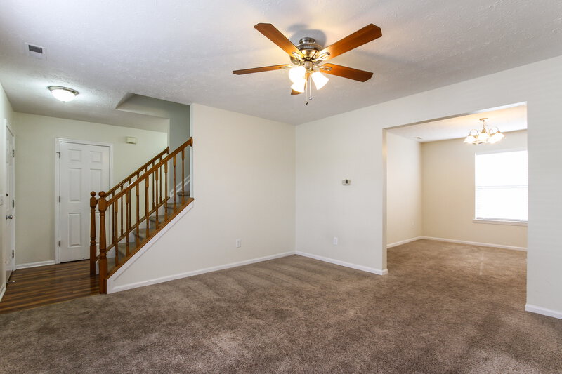 1,900/Mo, 5956 Tybalt Ln Indianapolis, IN 46254 Living Room View 2
