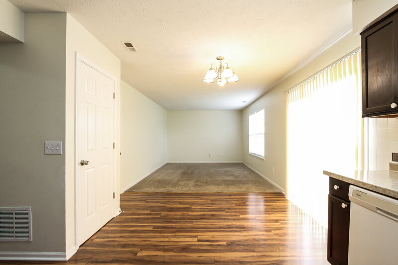 1,900/Mo, 5956 Tybalt Ln Indianapolis, IN 46254 Breakfast Nook View