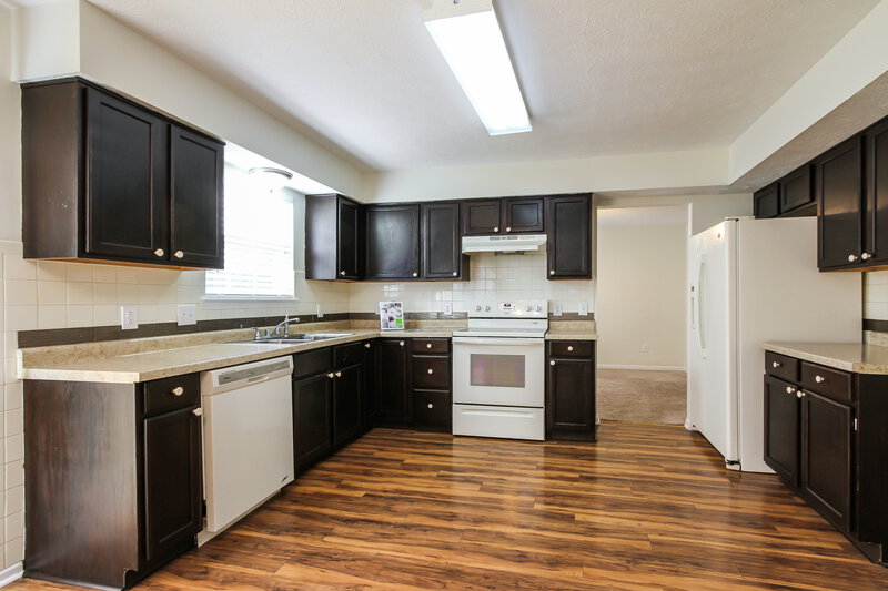 1,900/Mo, 5956 Tybalt Ln Indianapolis, IN 46254 Kitchen View