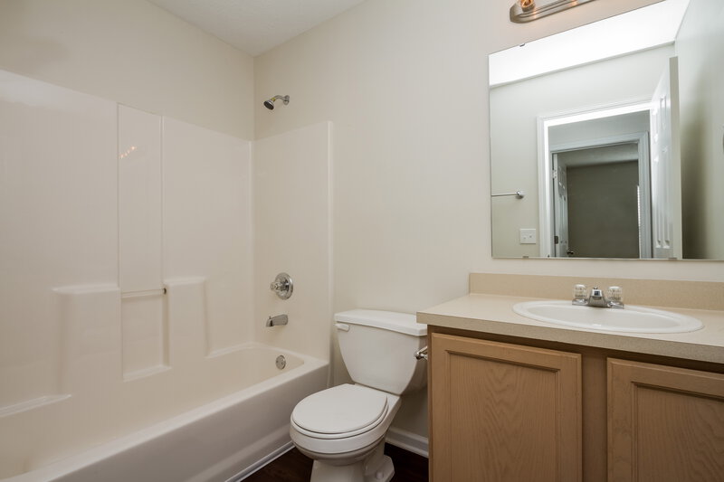 1,975/Mo, 6428 Kelsey Dr Indianapolis, IN 46268 Bathroom View 3