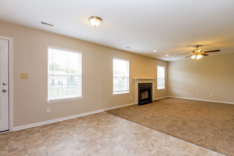 1,450/Mo, 6137 Longmeadow Dr Indianapolis, IN 46221 Dining Room View