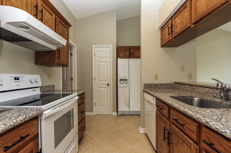 1,430/Mo, 7562 Bancaster Dr Indianapolis, IN 46268 Kitchen View
